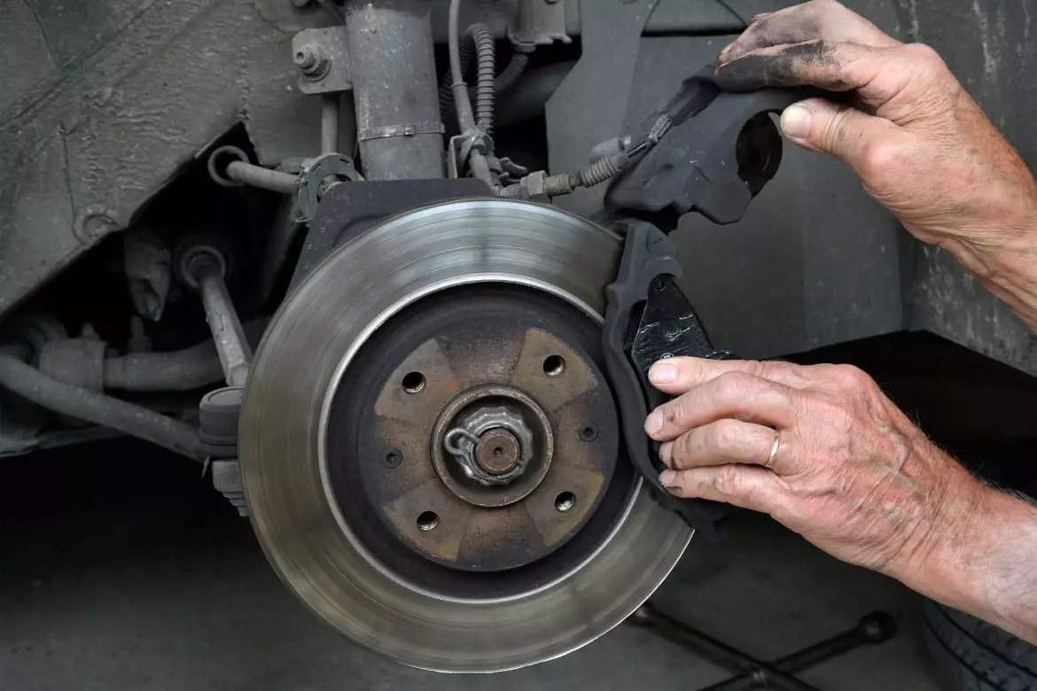 brake-pads-replacement-service